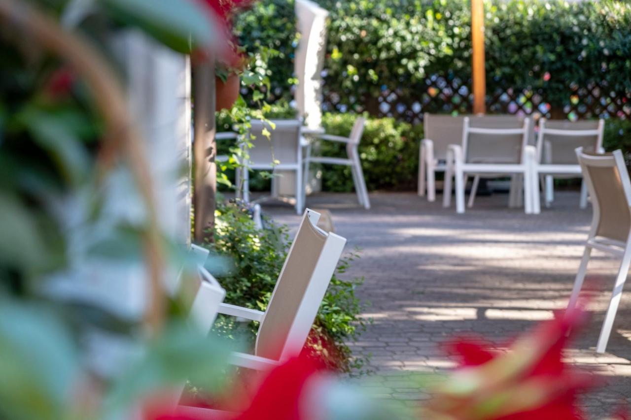 Hotel Orsa Maggiore Milano Marittima Exterior photo
